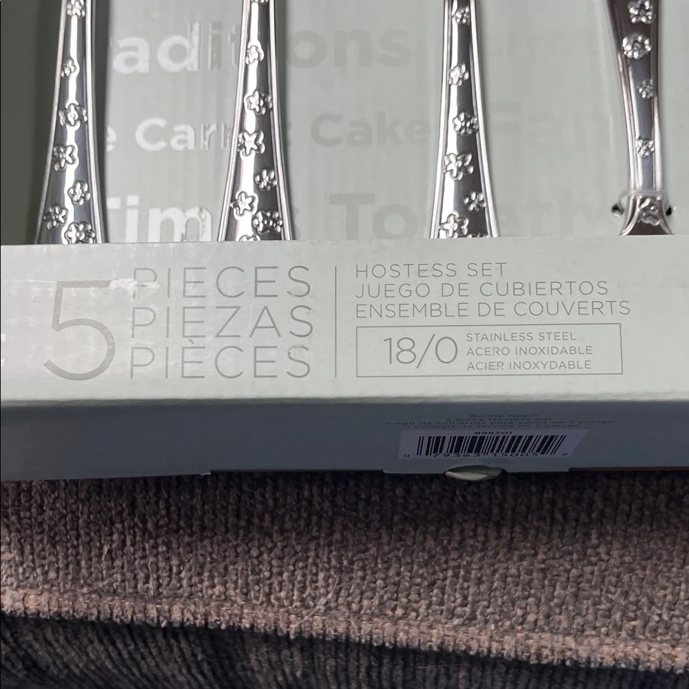 NIB Oneida Silver Bunny Hop Floral Serving Set